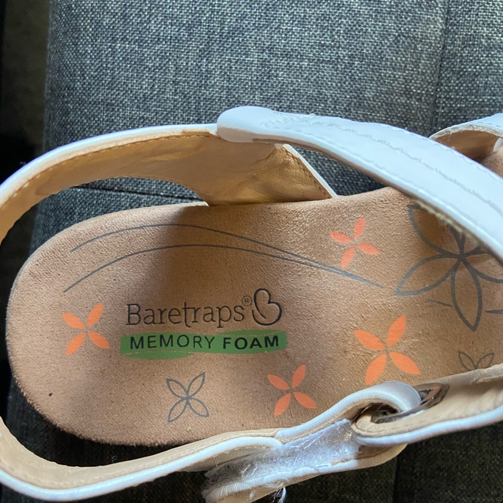 BareTraps White Strappy Sandals - Picture 3 of 6